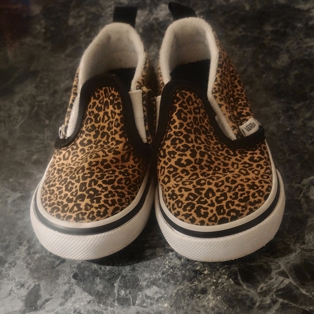 Vans Kids Cheetah Print Slip-On Sneakers